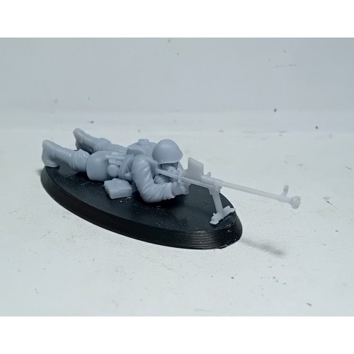 28 mm Greek Soldier WW2 Machine Gun carrier unpainted